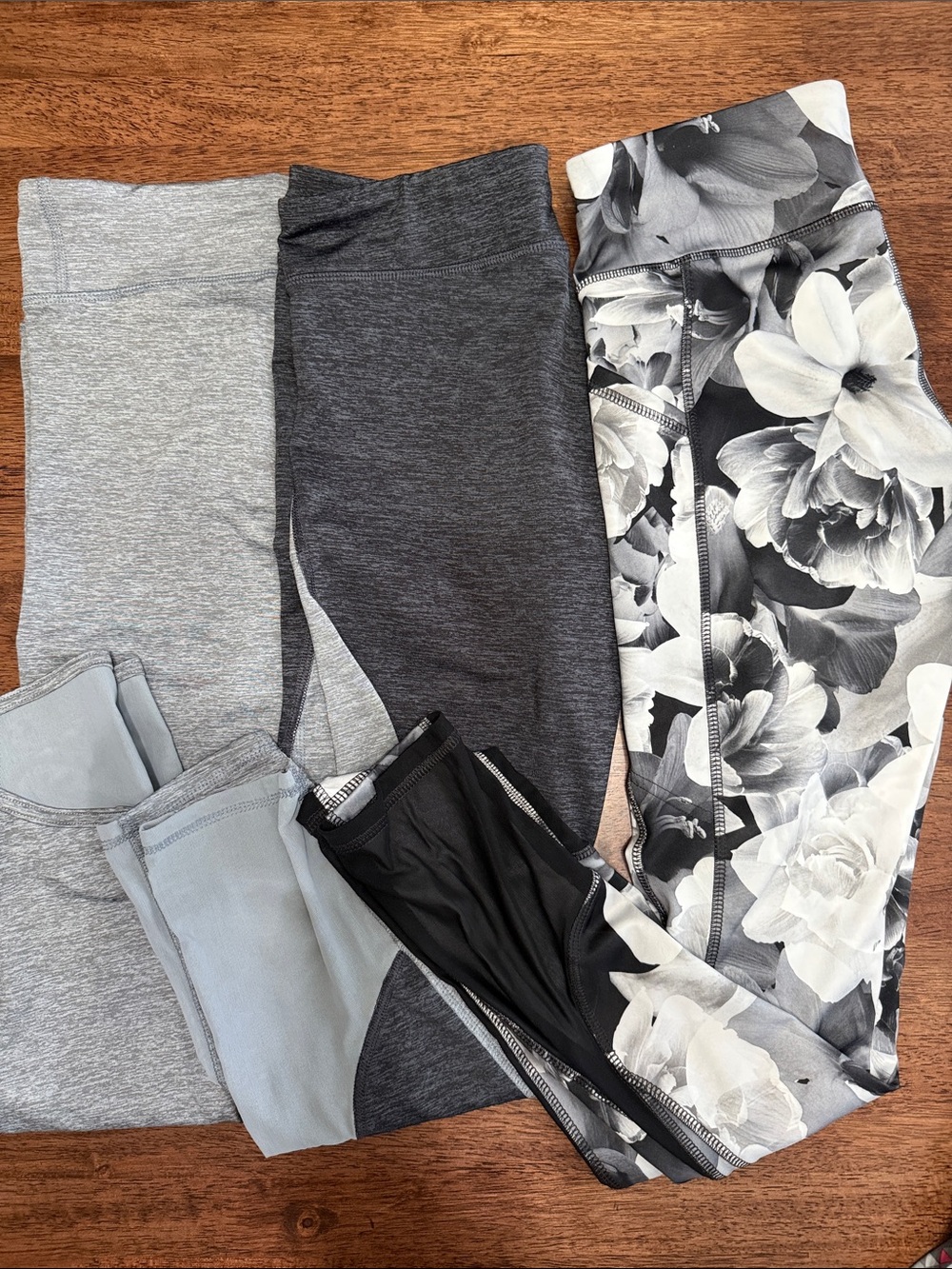 3 Old Navy go dry active leggings with mesh for girls